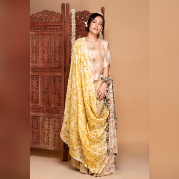 kattha and amrud patti crop top